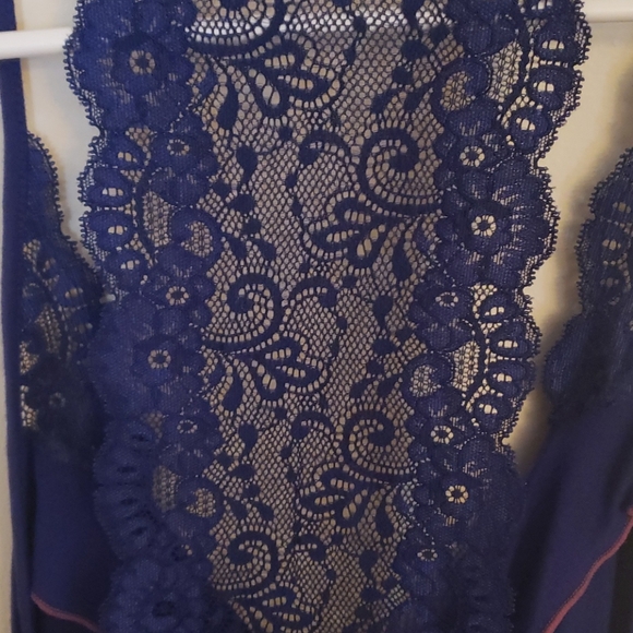💥3/$10💥 Blue Violet Womens Lace Tank Top - Picture 3 of 4